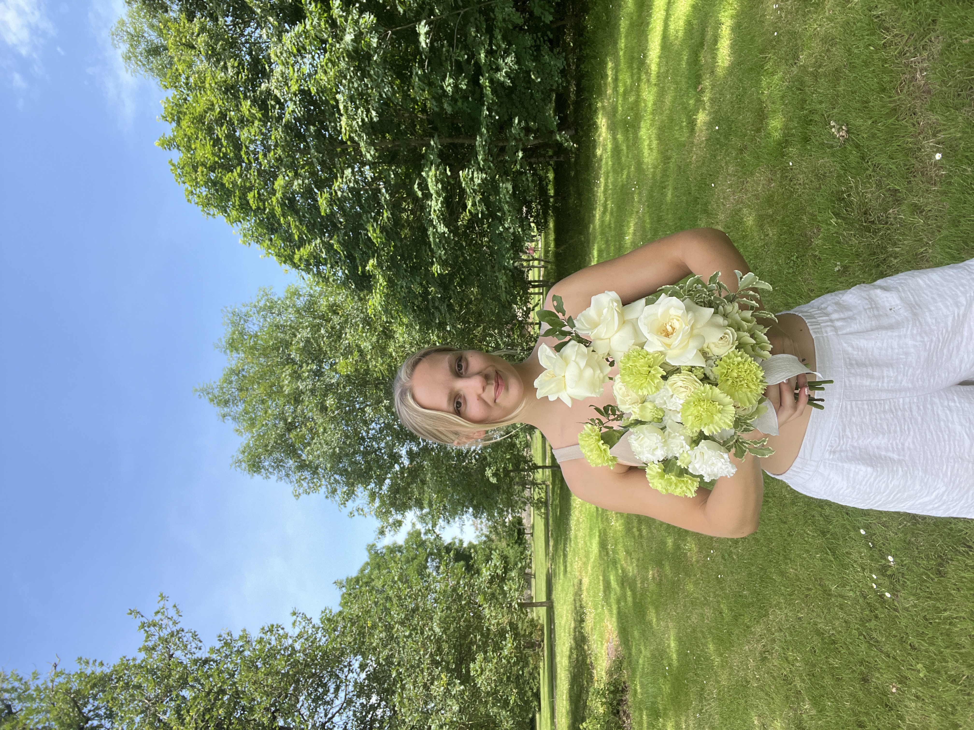 Portrait de Léana, fleuriste